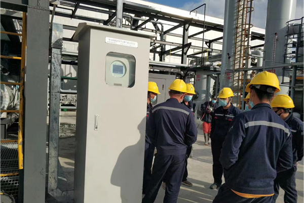 大慶某天然氣現(xiàn)場(chǎng)-在線(xiàn)測(cè)量  CO2 、H2O  的安裝現(xiàn)場(chǎng)